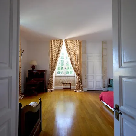 Chateau De Mazelieres 住宿加早餐酒店