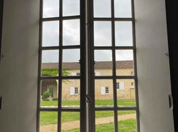 Chateau De Mazelieres B&B